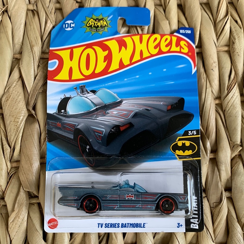 Hot Wheels TV Series Batmobile DieCast Toy Batman Car Mattel DC  Hotwheels 🆕